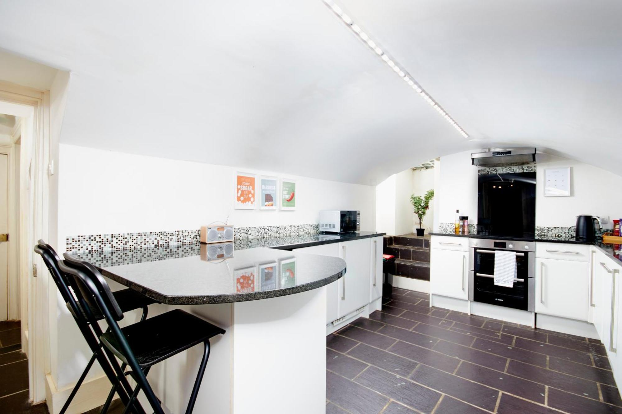 Beautiful 2Bedroom 4 Actual Beds House With Wifi By Purestay Bath Exterior foto